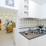 Romeasyoulike - Monti Experience 80 *